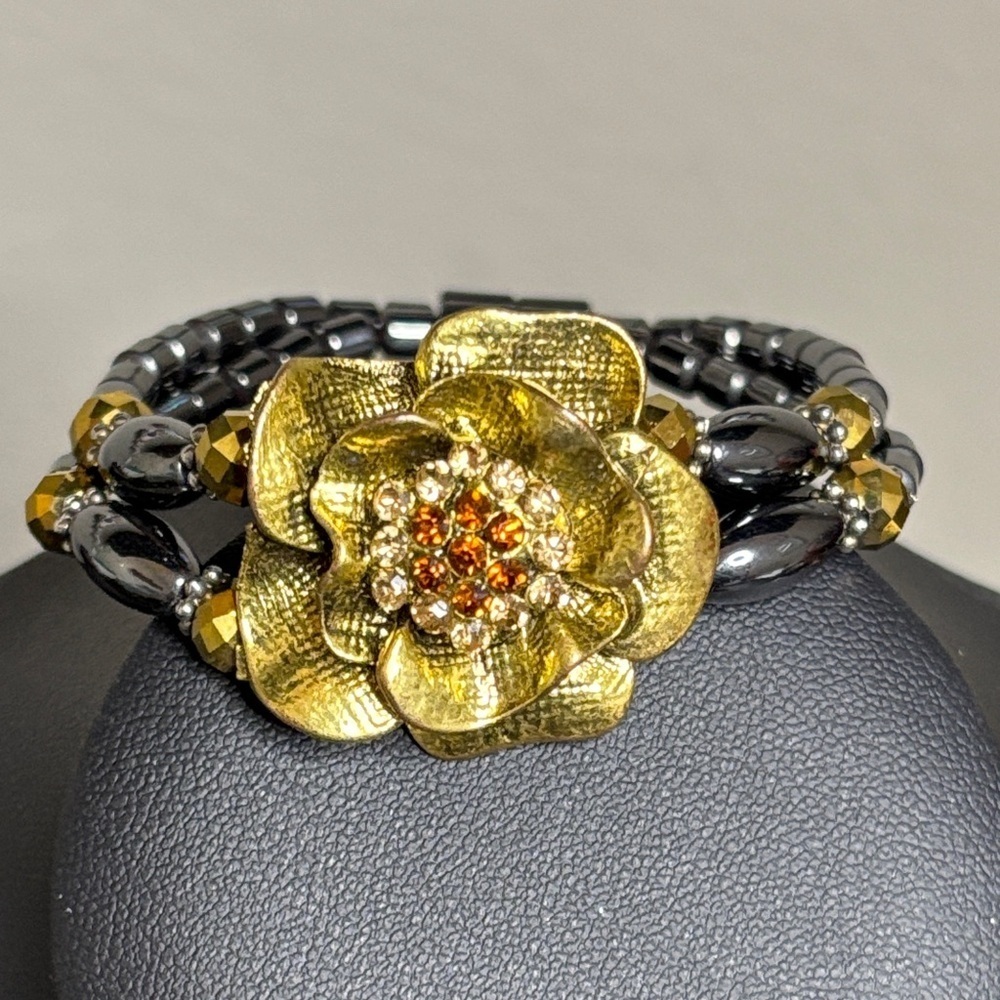 Hematite Beaded Gold Floral Rhinestone Magnetic Bracelet